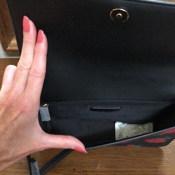New Kate Spade black and red roses removable crossbody or chain handle purse. - Picture 14 of 16